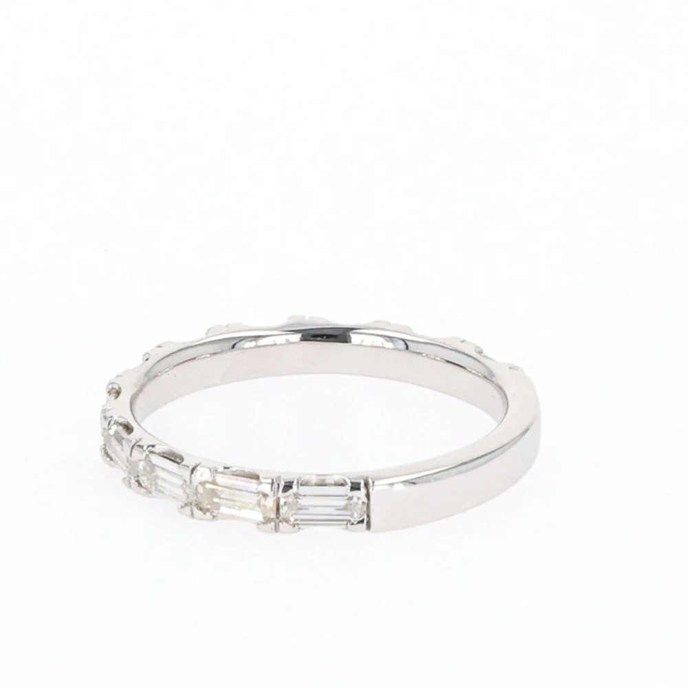 1.10 CTW DEW Emerald Moissanite Shared Prong Band in Sterling Silver - Image 5